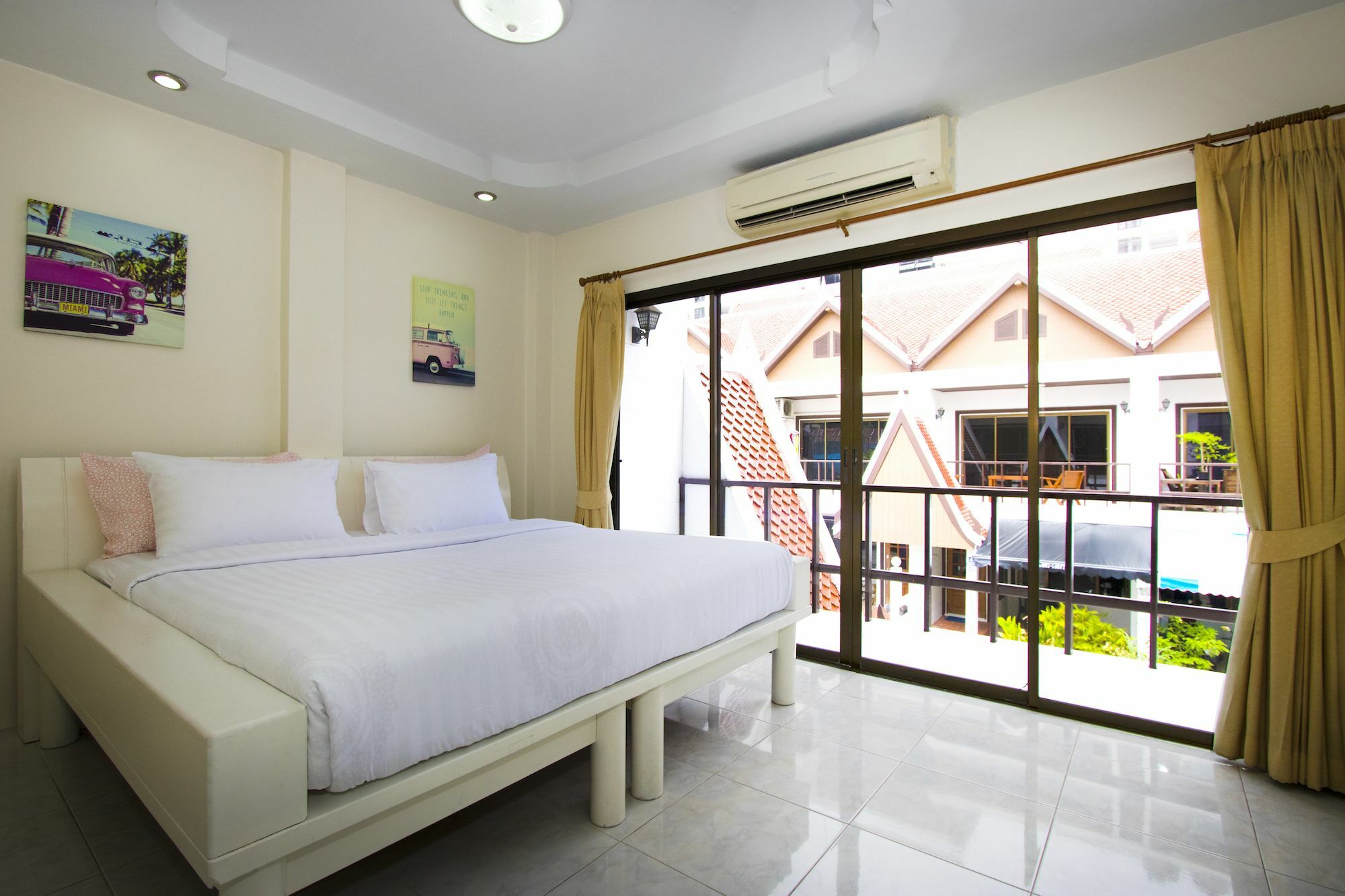 Ashford Villas Cosy Beach Pattaya Exterior foto