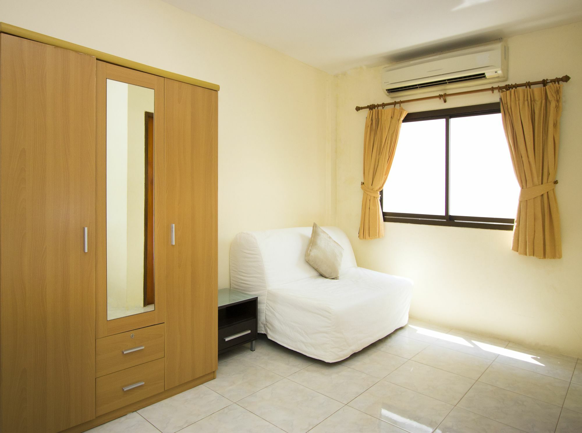 Ashford Villas Cosy Beach Pattaya Exterior foto